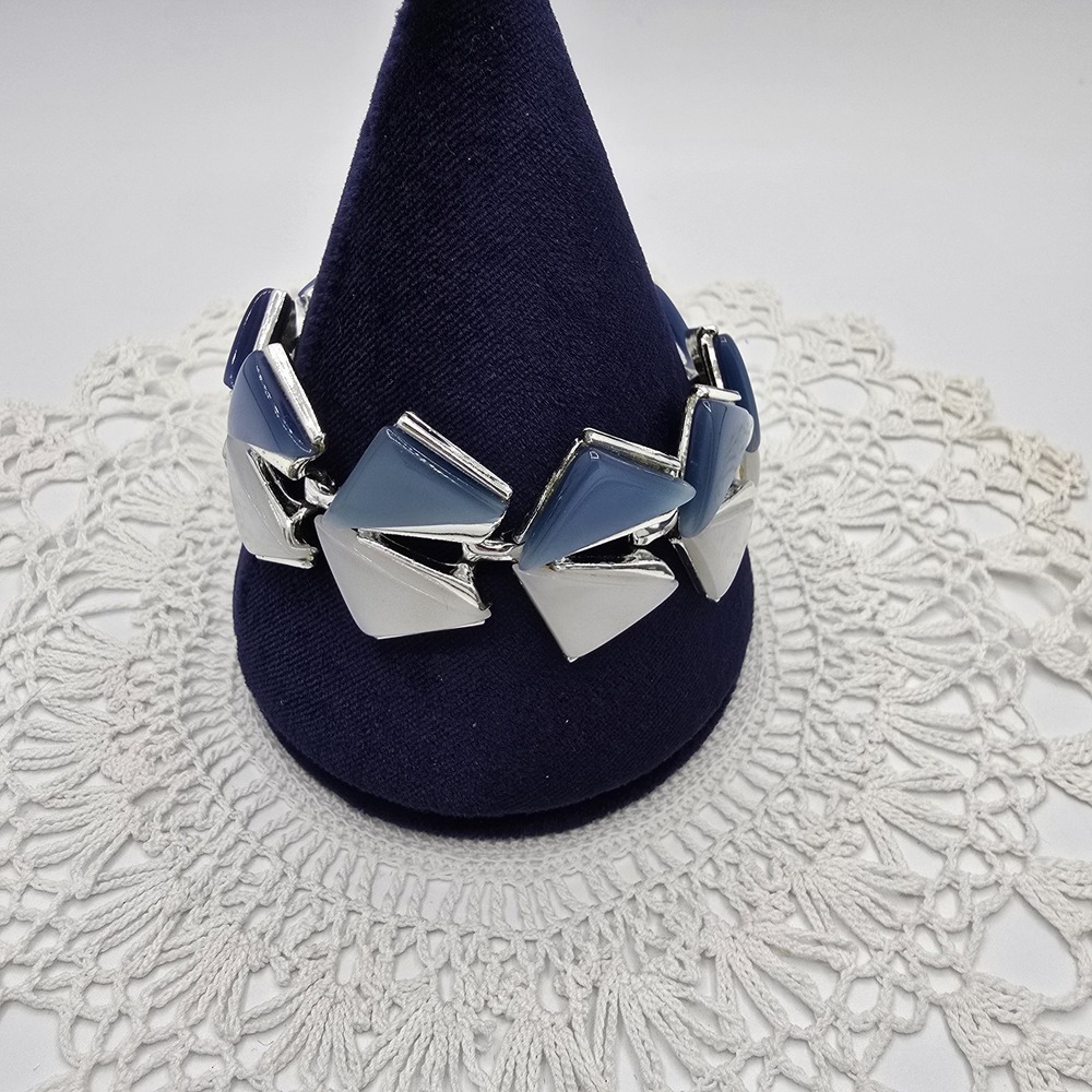 Vintage Thermoset Bracelet Blue White Triangle Link Modernist Silver Tone 6.5"